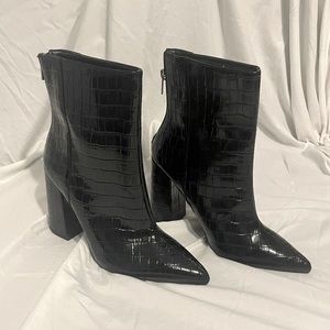 Black Crocodile Print Ankle Boots / 3in heels / Size 8
